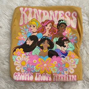 •DISNEY PRINCESS TEE•